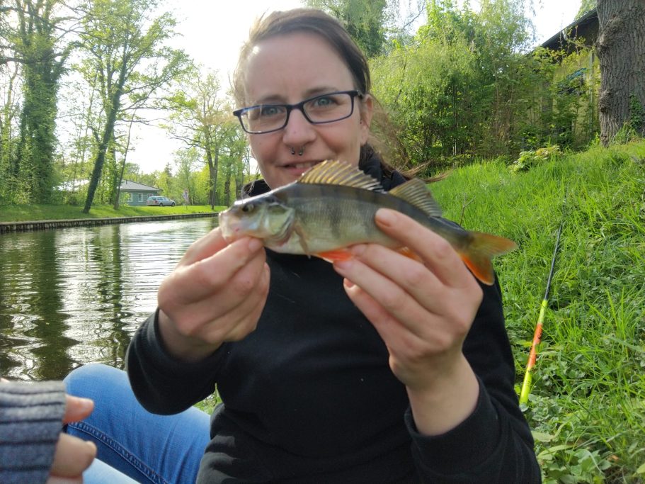 Jenny mit kleinem aber feinen Barsch